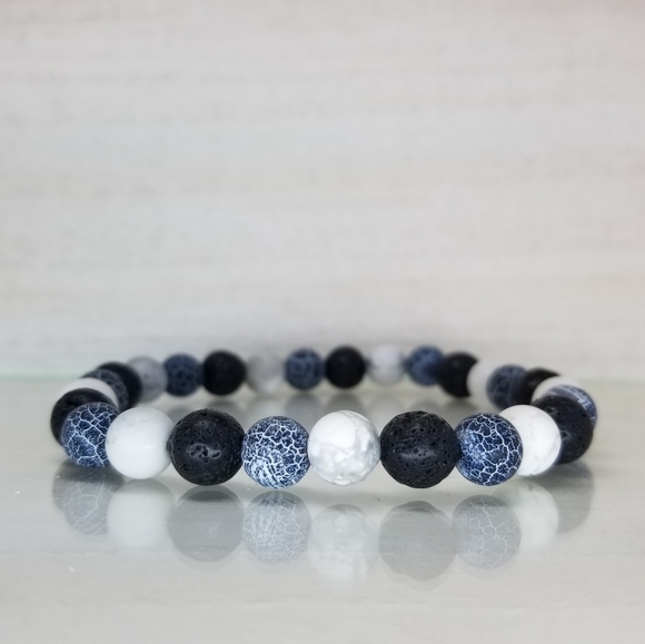 Efloresce Agate, Lava & Hematite Stretch Bracelet - Picture 2 of 9